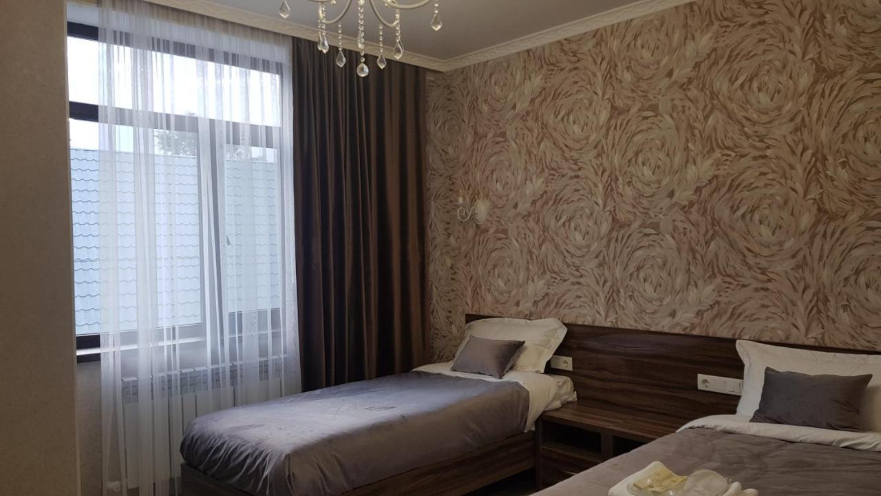 Nomad Hotel Bishkek Halal Екстер'єр фото