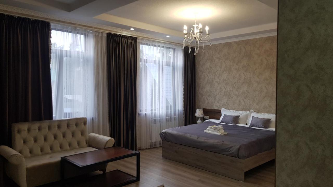 Nomad Hotel Bishkek Halal Екстер'єр фото