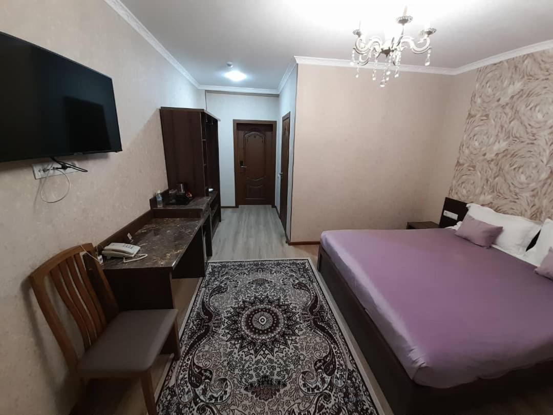 Nomad Hotel Bishkek Halal Екстер'єр фото