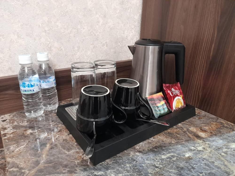 Nomad Hotel Bishkek Halal Екстер'єр фото