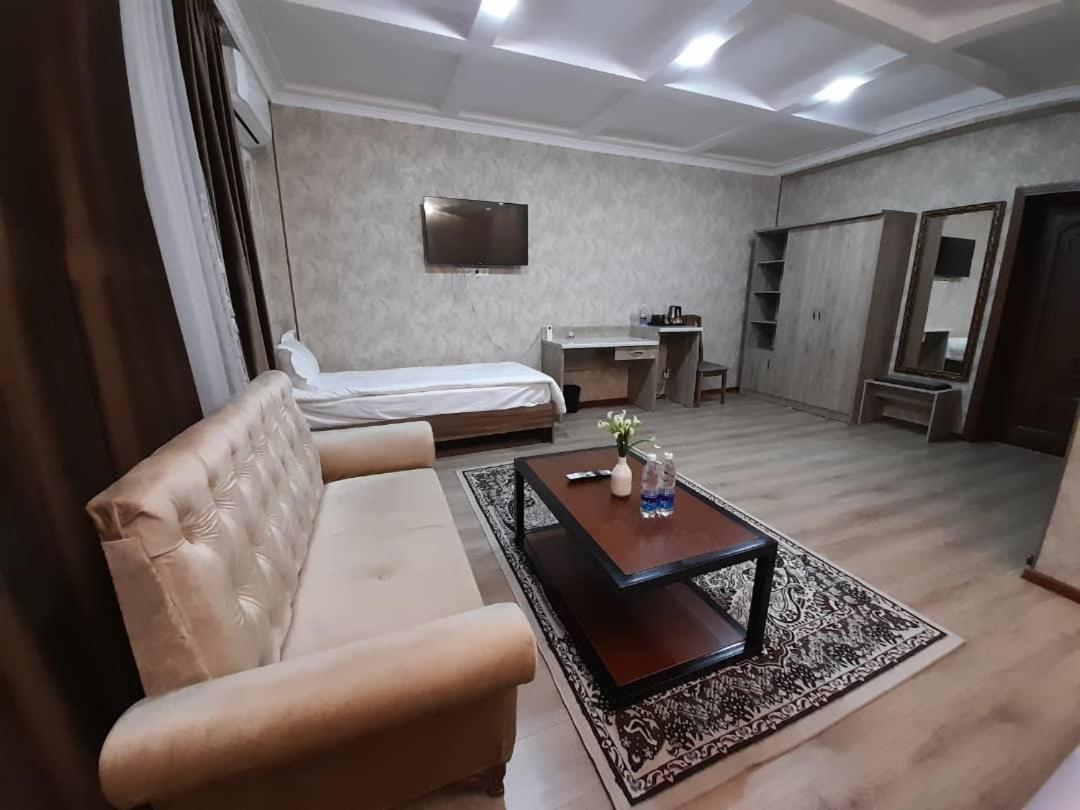 Nomad Hotel Bishkek Halal Екстер'єр фото